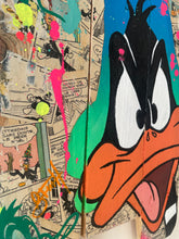Charger l&#39;image dans la galerie, Contemporary pop art tableau featuring a vibrant Daffy Duck on wood panels with dynamic colors and comic elements.