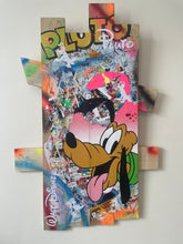 Charger l&#39;image dans la galerie, Tableau Pop Art Pluto sur bois de palette signé Vincent STREIFF®