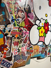 Charger l&#39;image dans la galerie, Tableau Pop Art HELLO KITTY sur bois de palette signé Vincent STREIFF®