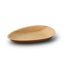 Charger l'image dans la galerie, Assiette en feuille de palmier ronde 17 cm (carton de 200 pièces)