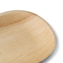Charger l'image dans la galerie, Assiette en feuille de palmier ronde 17 cm (carton de 200 pièces)