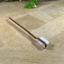 Charger l&#39;image dans la galerie, Brosse à dents rechargeable en hêtre Caliquo | Novela