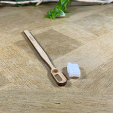 Charger l&#39;image dans la galerie, Brosse à dents rechargeable en hêtre Caliquo | Novela